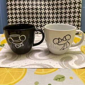 Disney Parks Mickey & Minnie Mr - Mrs ceramic mugs set